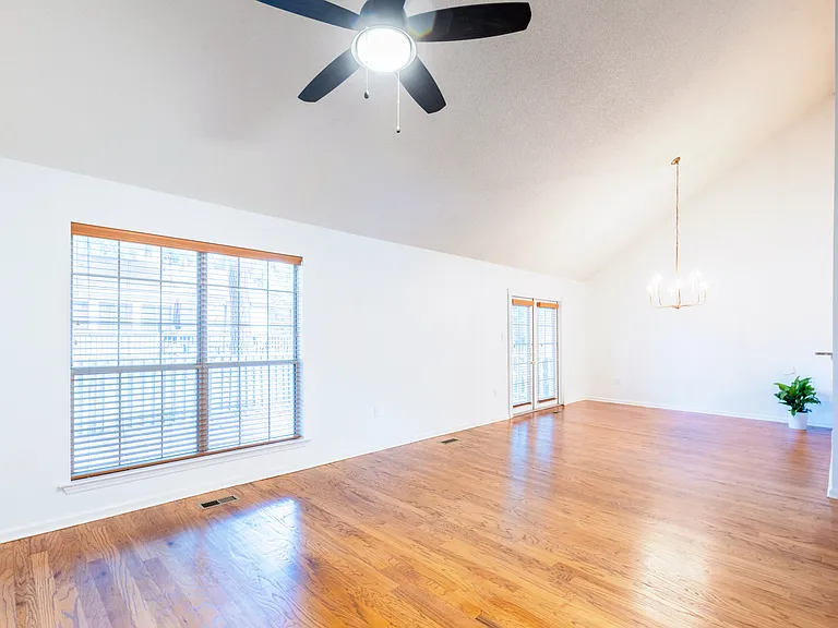 541 Pointe South Dr — Photo 9