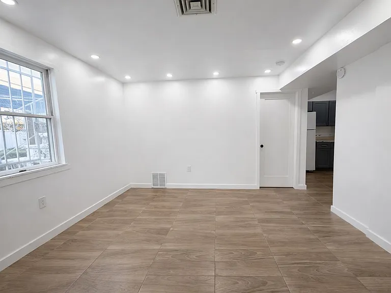 87 Merseles St #1 — Photo 9