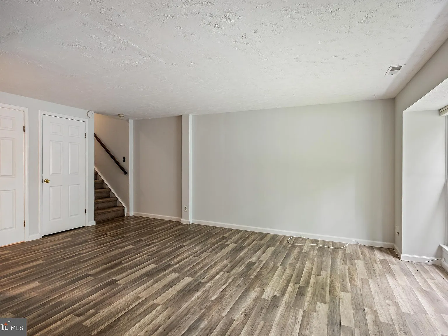 3 bed, 2.5 bath, 1600 sqft, $2,500 — Photo 3