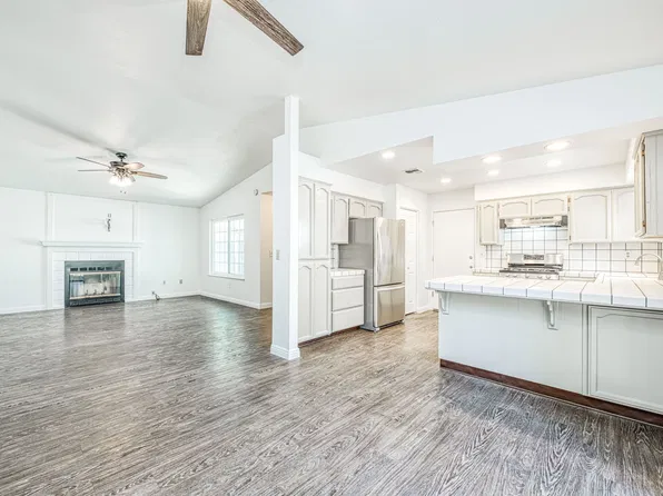 1220 1/2 Rayser St, Kingsburg, CA 93631