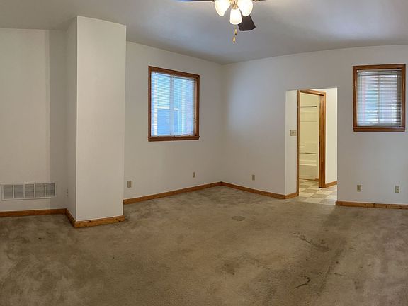 3rd image of 1006 Evergreen Ave #1