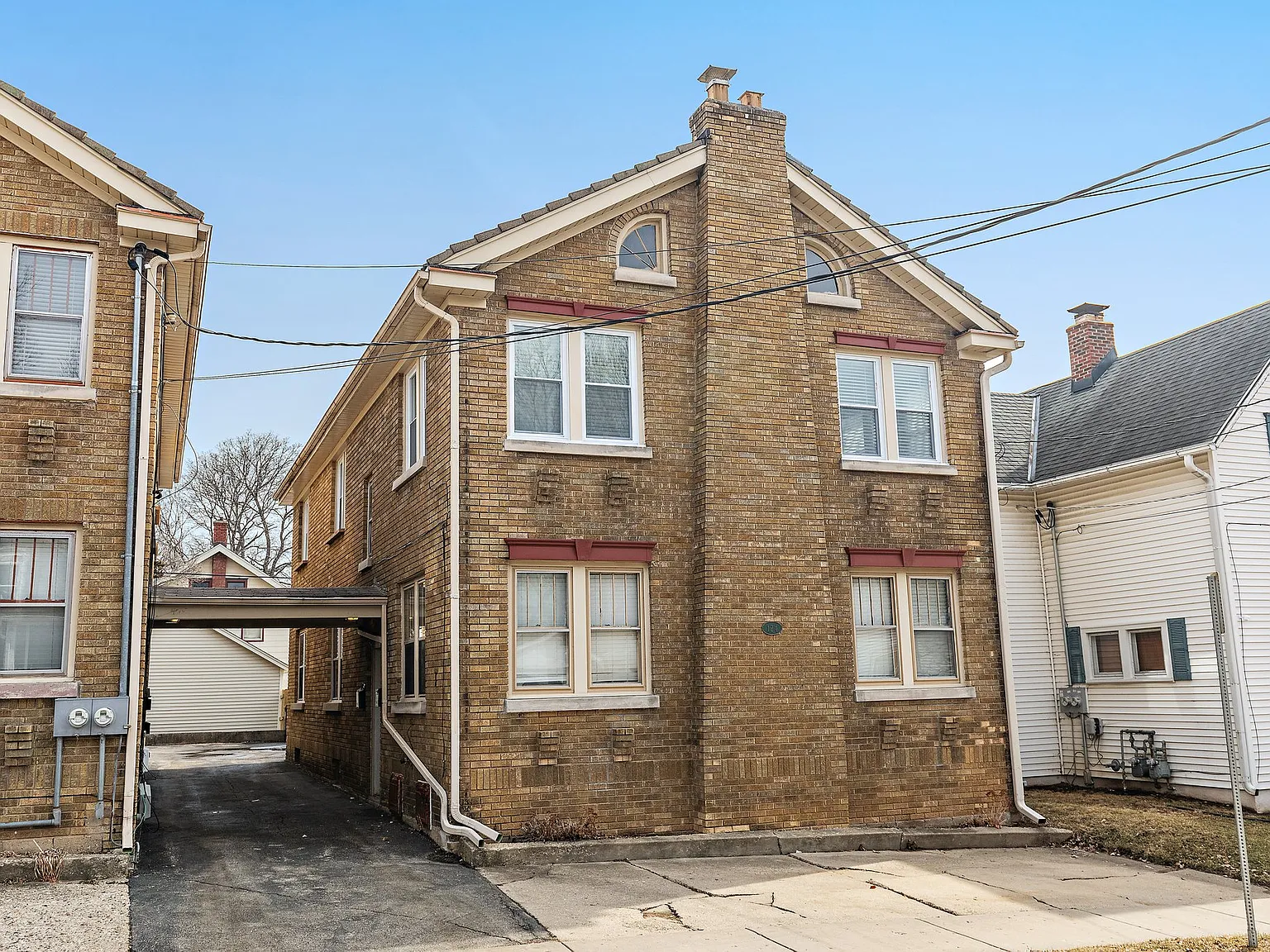 124 S. Chicago Ave. — Photo 2