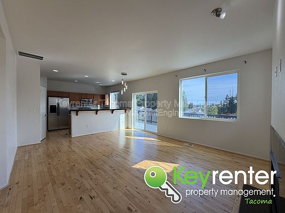 4th image of 1093 Ebbets Dr SW