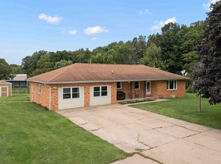 9513 S Fuller Ln, Glasford, IL 61533