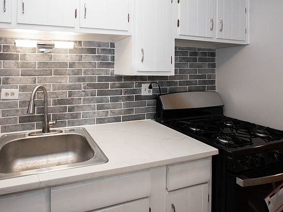 2nd image of 510 W Fullerton Pkwy APT 206