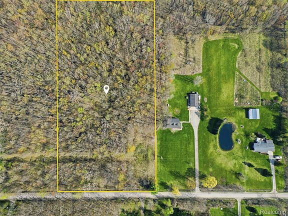 2nd image of 27493 Irwin Rd
