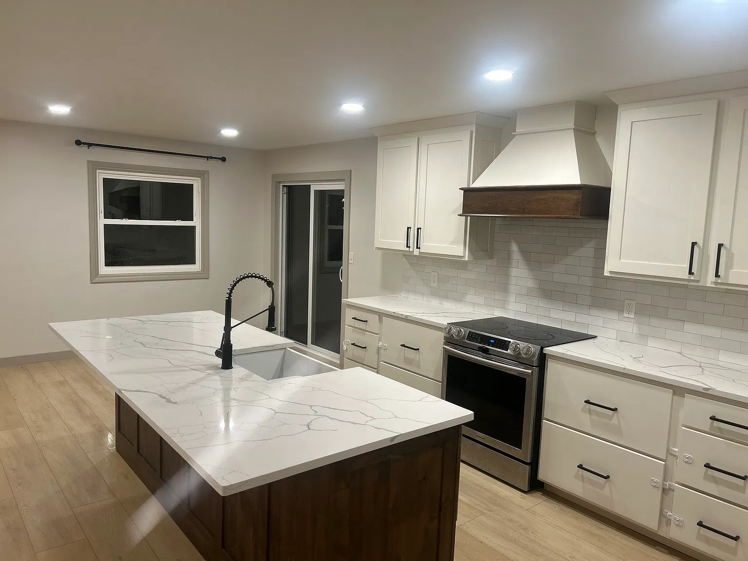 4 bed, 1480 sqft, $2,400 — Photo 3