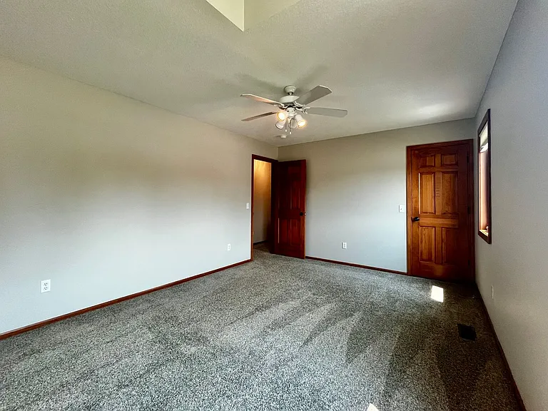 1034 Hemingford Ct — Photo 27
