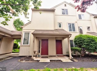 380 Woodlake Dr, Marlton, NJ 08053