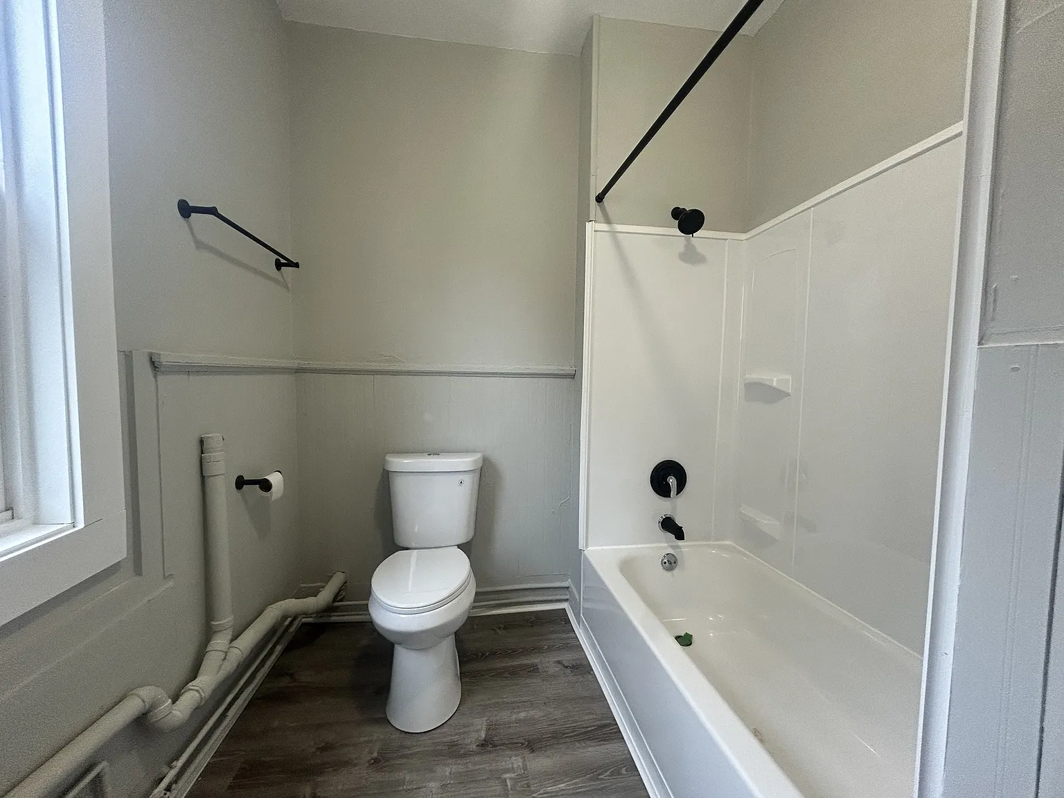 24 Hamlin Street — Photo 2