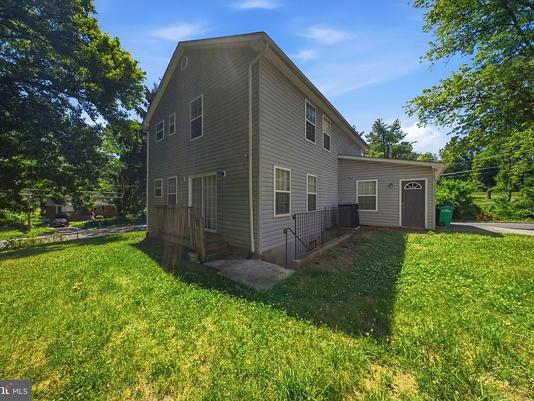 7611 Temple Hill Rd — Photo 23