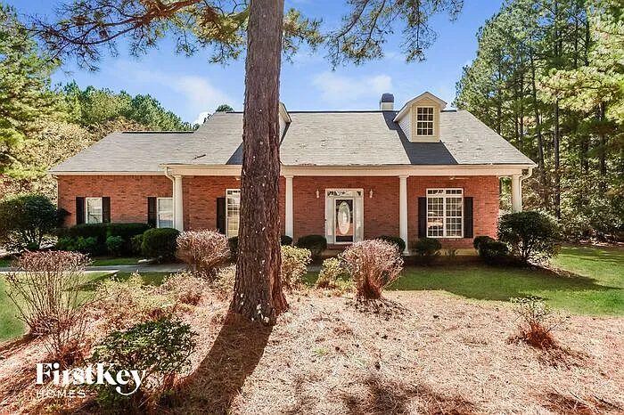 241 Valley Way photo 1