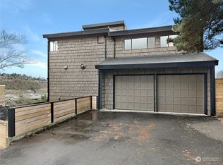 2420 Thorndyke Pl W, Seattle, WA
