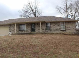 906 Monrovia Dr, Clinton, MO 64735