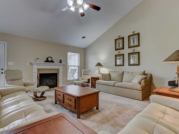 3rd image of 5691 Autumn Creek Dr