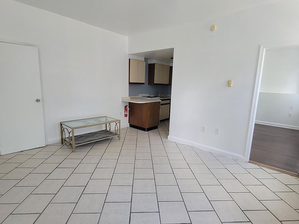 2nd image of 918 N 15th St Side B