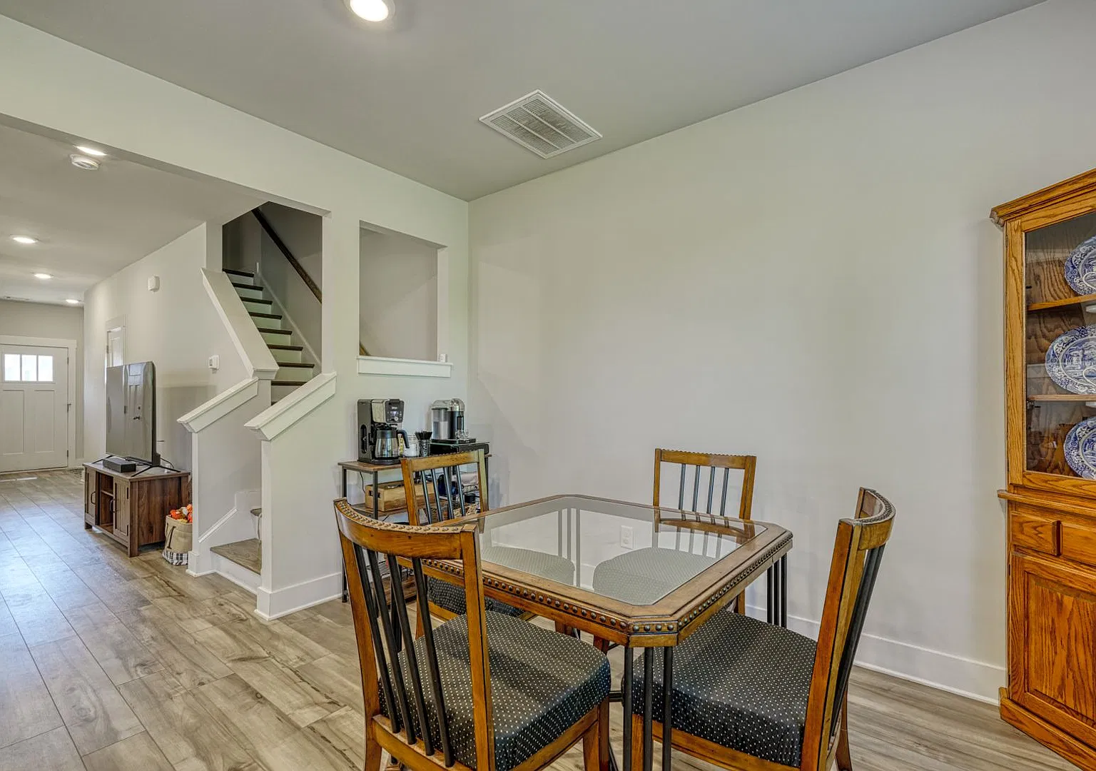 1376 Maplesmith Way — Photo 4