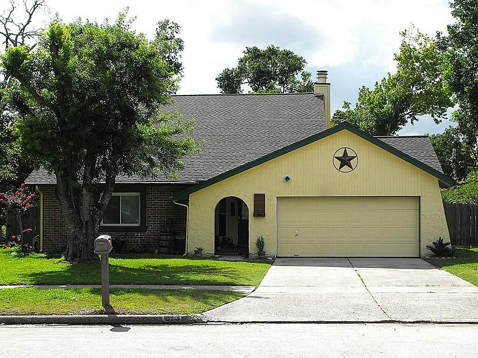 1st image of 213 Lazy Hollow Dr