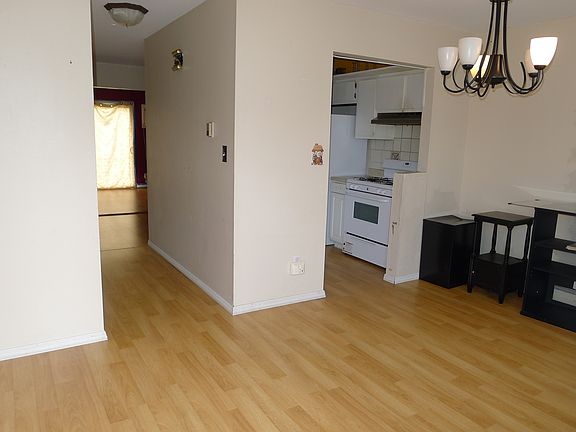 3rd image of 108 Roosevelt Dr