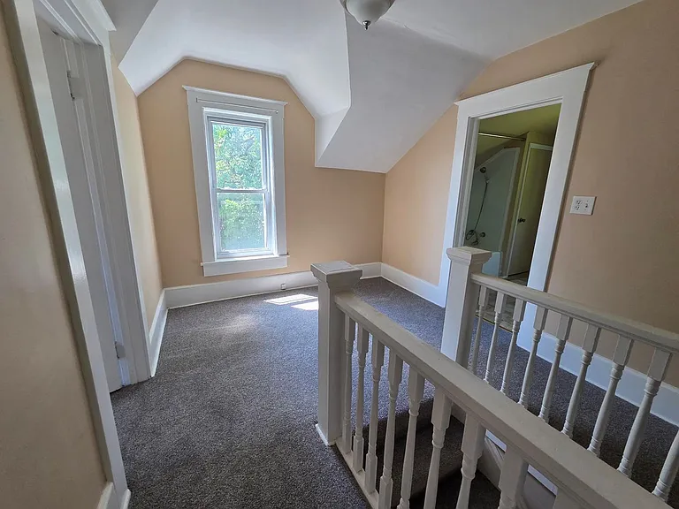 115 1/2 Banning Ave — Photo 2