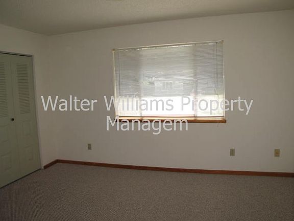 5th image of 204 8th St #B