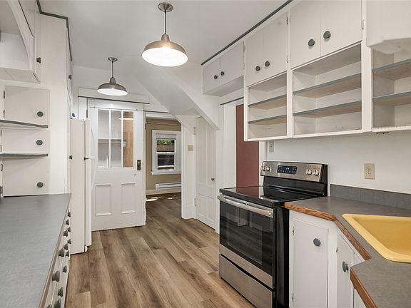 5th image of 1035 Breckenridge St