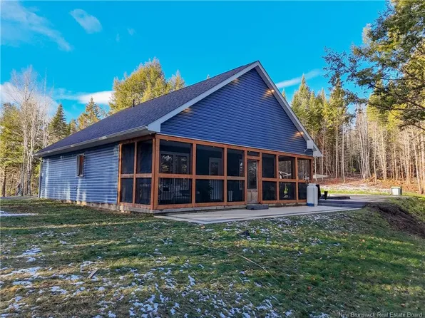 47 Lower Durham Rd, Saint Marys, NB E6C 1H9