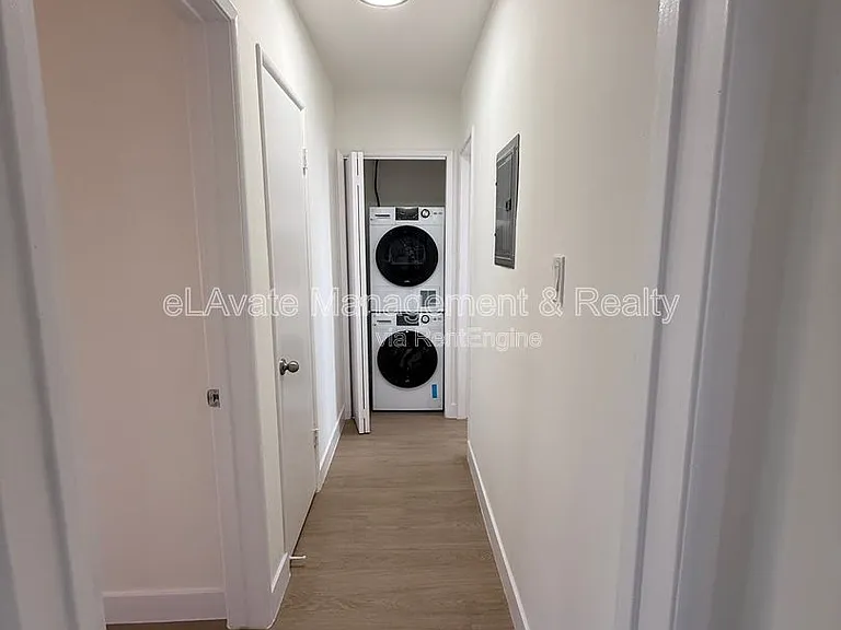 14119 Gilmore St #5 — Photo 12
