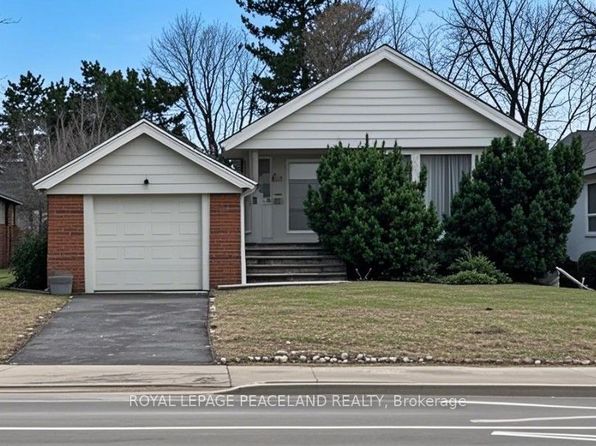 173 York Mills Rd #C12, Toronto, ON M2L 1K6