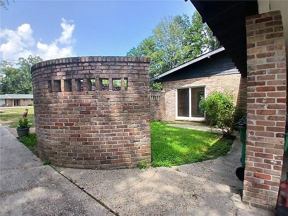 2nd image of 1326 Charwood Dr