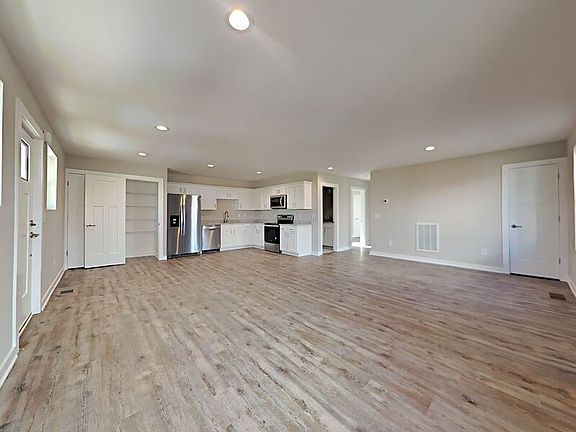 5th image of 3405 Meadow Ct