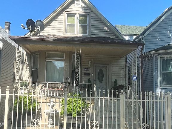 2nd image of 10416 S Avenue L