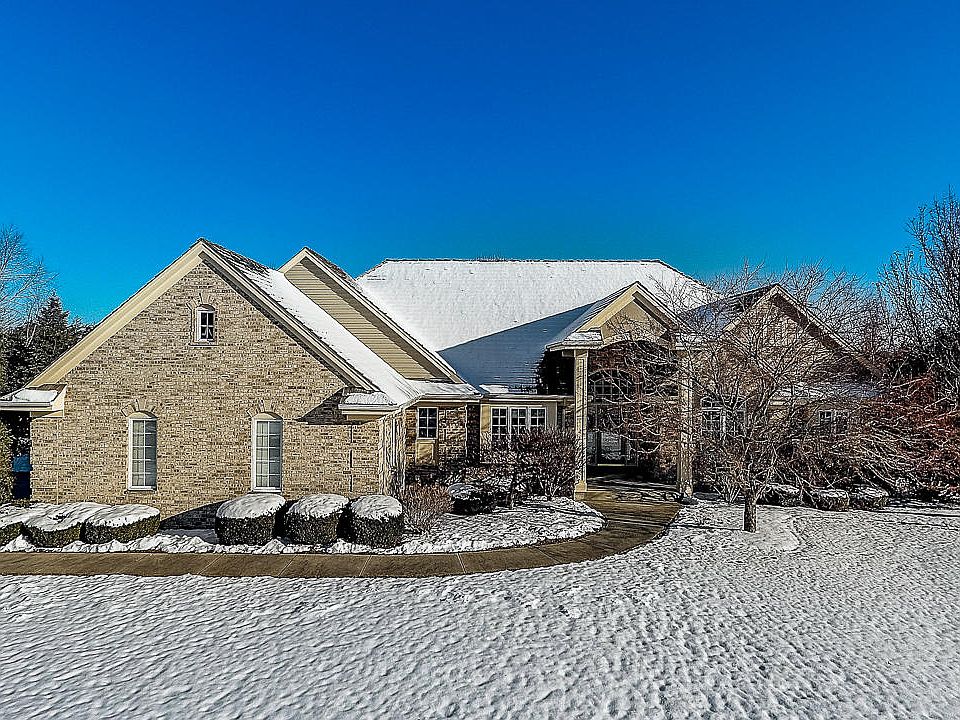 1st image of 402 N Thornbush Cir