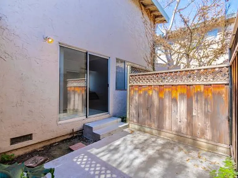 Menclair Apartments — Photo 14