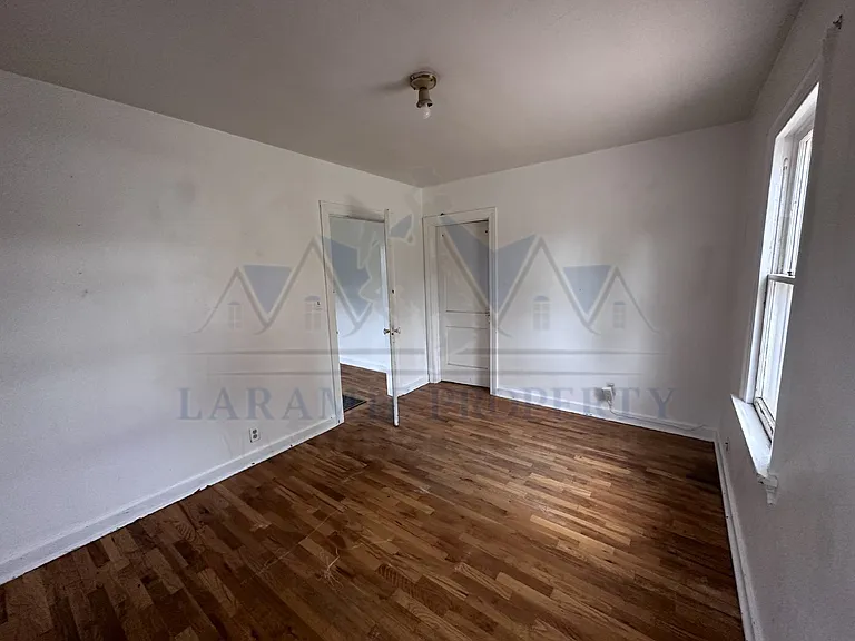 918 E Gibbon St — Photo 3