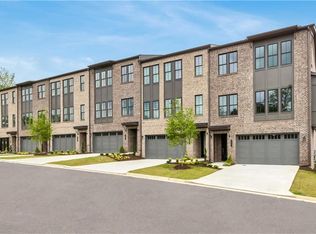 517 Red Clay Farm Ln, Suwanee, GA 30024