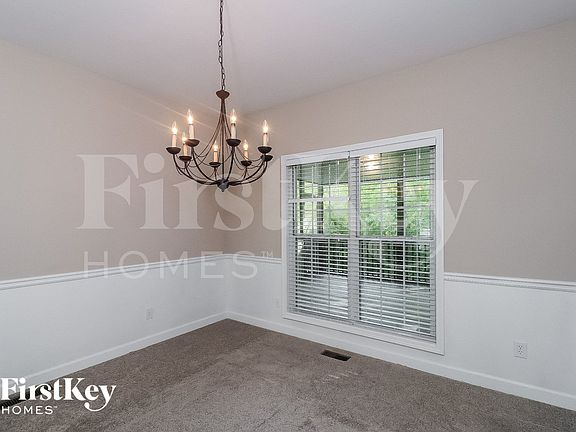 3rd image of 729 Tall Oaks Dr
