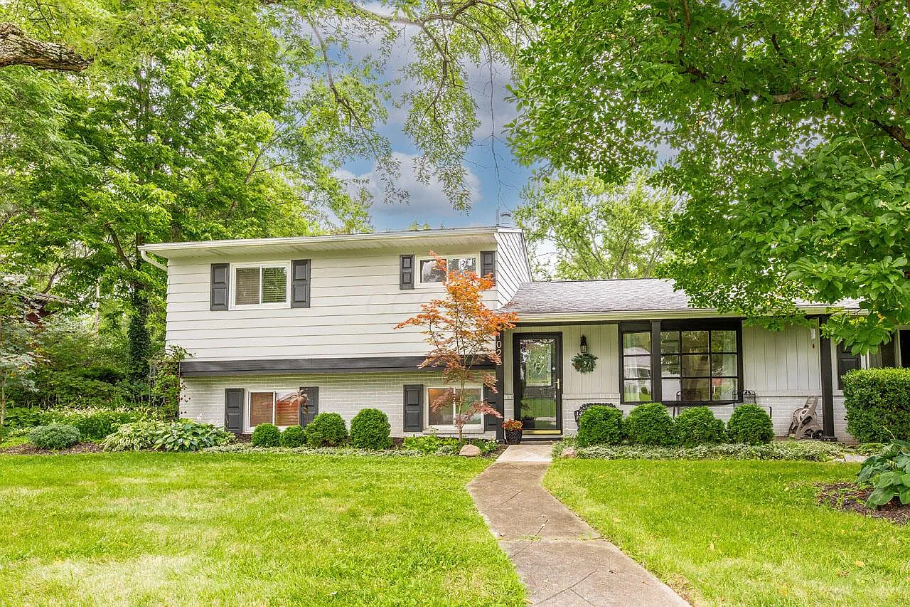 1022 Larkstone Dr photo 1