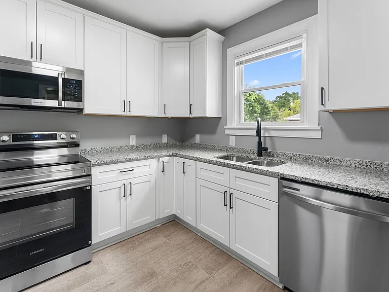2501 Williams St — Photo 19