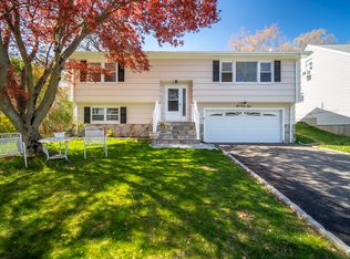 71 Park Dr, Bridgeport, CT 06606