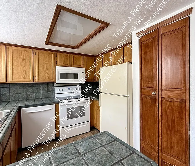 339 W Jamison Cir #12 — Photo 7