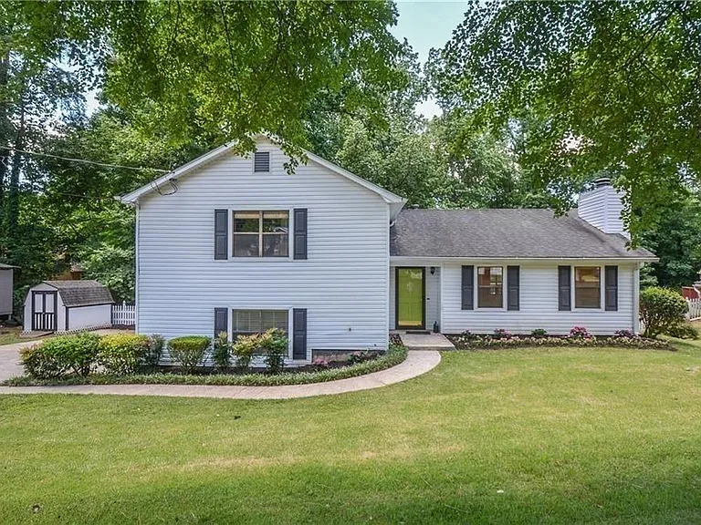 2274 Turtle Lndg NE — Photo 1