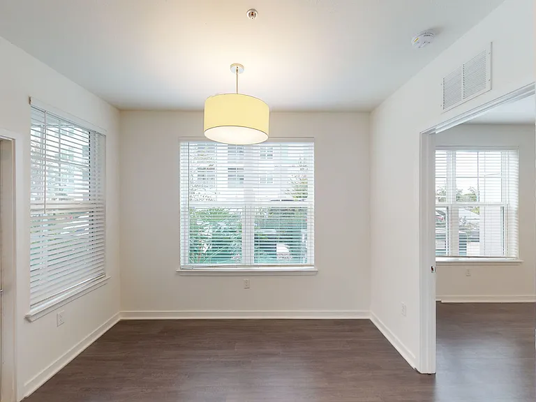 Essex Luxe Apartments — Photo 80