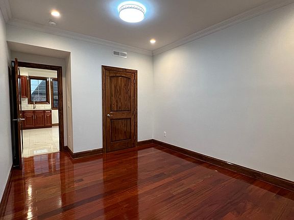 5th image of 43 Avenue 223 St Floor 1