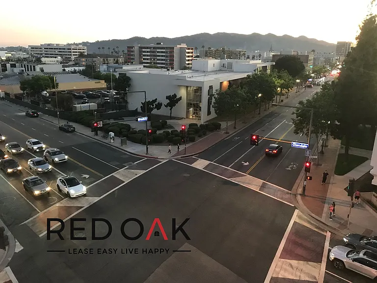 ICO Glendale Flats — Photo 6
