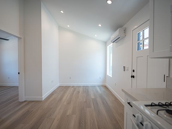 3rd image of 230 W Harvard Blvd #25