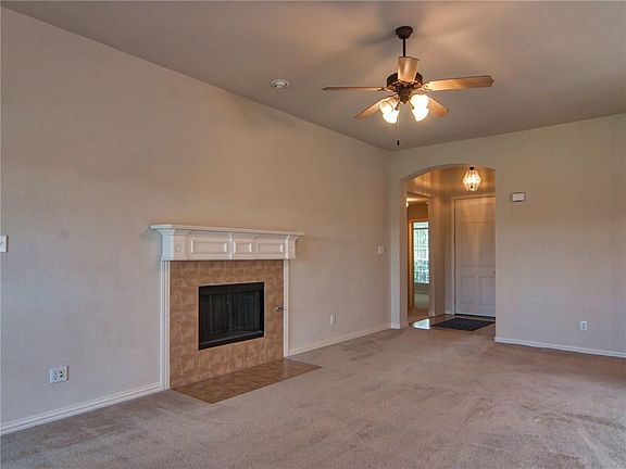 5th image of 2340 Crestridge Dr
