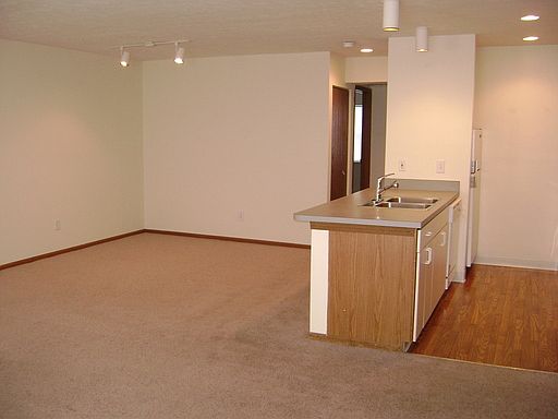 4th image of 373 S Grant Ave APT D