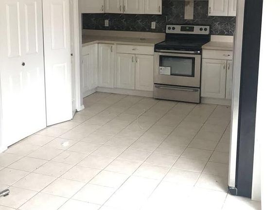4th image of 35 Fairview Dr