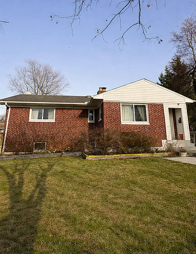 2012 Henry Rd #D Photo 1